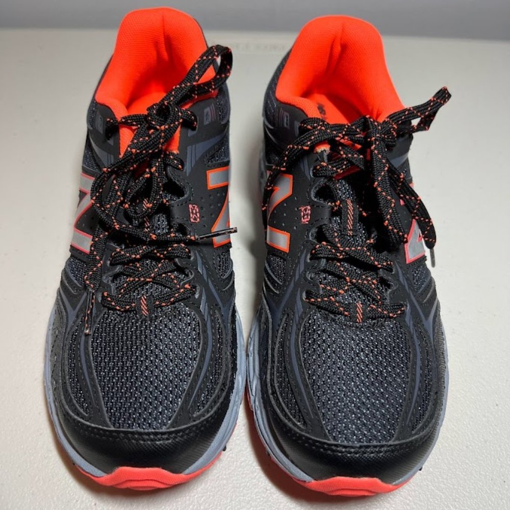 New Balance 510 v3 size 7 black/orange